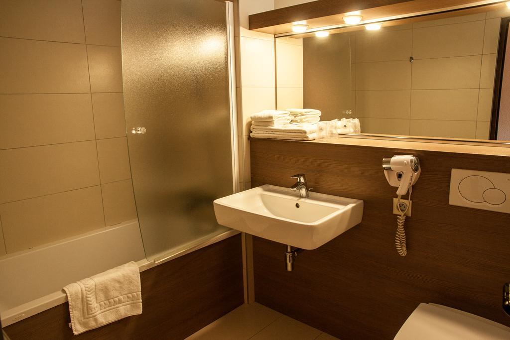 Hotel Les Amandiers Tournon-sur-Rhone Dış mekan fotoğraf